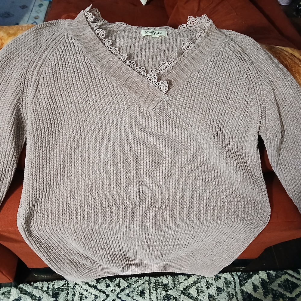 Listicle Delicate Lace Trim V-Neck Sweater